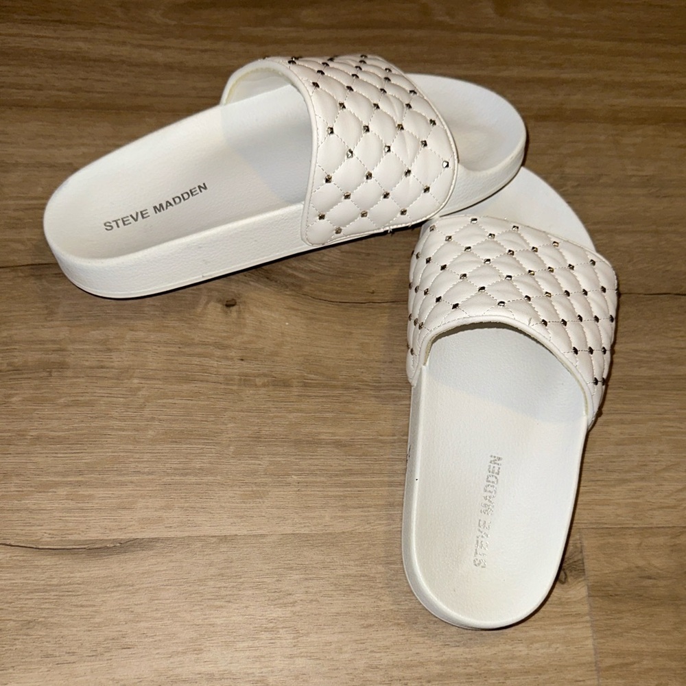 Steve Madden White Quilted Slide Sandals